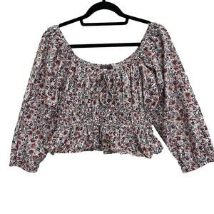 Women’s Suzy Shier Cropped Peasant Top